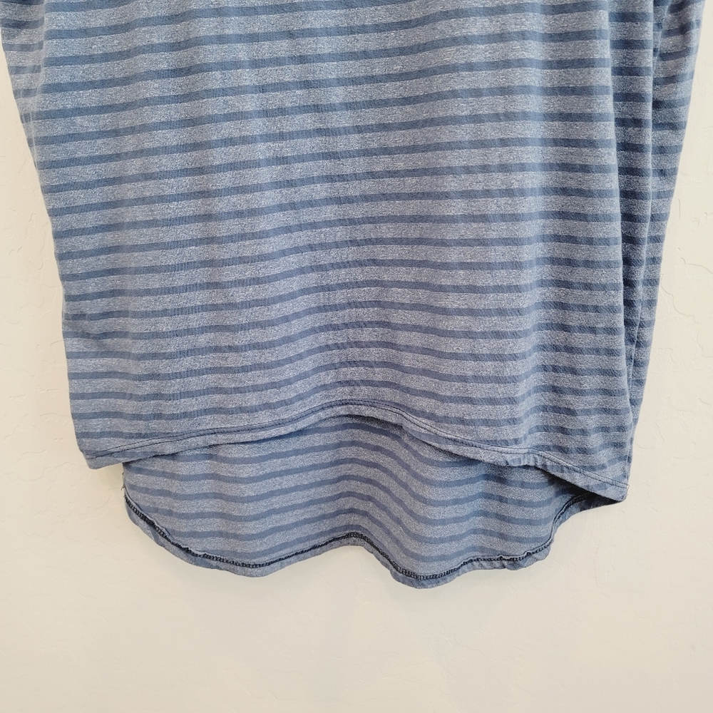 💕 LulaRoe Irma Tunic Top Blue & Gray Stripes Size XS - Picture 3 of 8